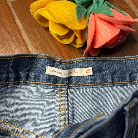 Levi's High Waisted Distressed Mom Denim Jeans - Picture 3 of 7